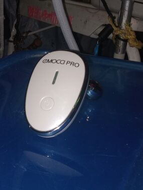 EMOCA PRO White Handheld Massage Device